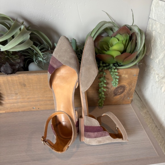 Bill Blass Sandra Flat in Taupe/Mauve @ Nordstroms $228.00 - Picture 4 of 8